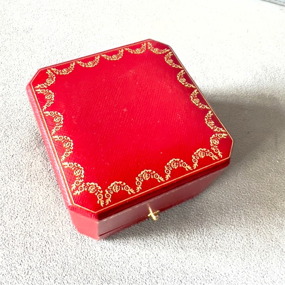 Authentic Pre Owned CARTIER Ring Box + Outer Box 2.90x2.90x2 inches - Picture 3 of 4